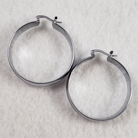 1.5" White Gold Chubby Hoops - Picture 3 of 6